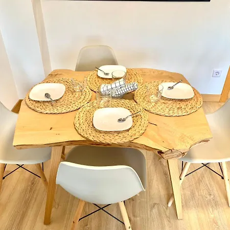 Casa Ferreiros. Parking Y Wifi Incluidos! * Gijón